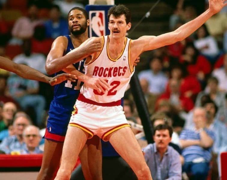 At 7 ft 5 in, Chuck played the center position and was one of the tallest basketball players in the world