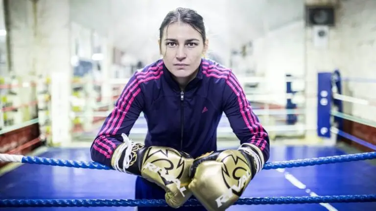 Top 10 Best Female Boxers of All Time - SportsGeeks