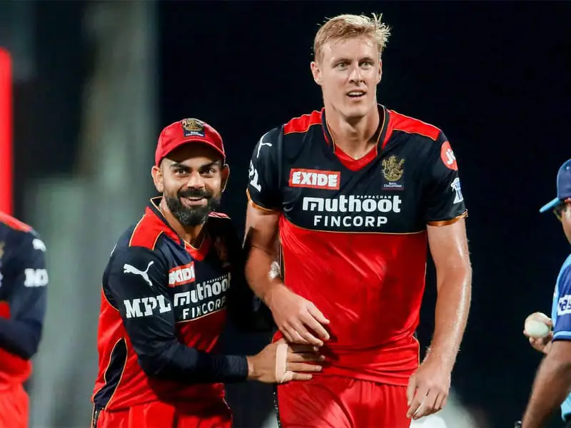 tallest cricketer height in feet