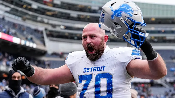 who is the tallest nfl player currently in 2025