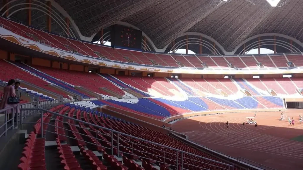 world's largest stadium